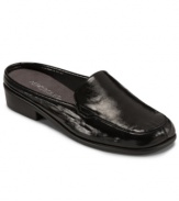 Go all in on the Duble Down flats by Aerosoles. Croc embossing spices up the casual slide silhouette, making them an everyday essential for work and play.