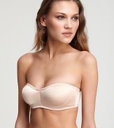 A strapless bra in a seamless silhouette with convertible straps for a versatile and barely there look.