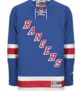 Few franchises have ever reached the rarefied air of the New York Rangers. Pay a sweet tribute to a true icon of the National Hockey League and throw on this replica sweater from Reebok.