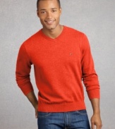 This classic V-neck with color accent goes great with jeans or chinos, t-shirts, button downs or beneath a blazer.