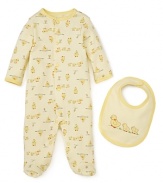 This cozy footie and bib set are resplendent with rich duck embroidery, ensuring a cozy and cute round-the-house style for your new arrival.