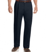 Whether for work or the weekend, you'll keep reaching for the true comfort and effortless style of these Haggar pants.