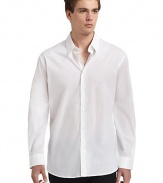 THE LOOKShirt collarFront button closure Long button cuff sleeves Shirttail hemBack yoke and seam detailsTHE MATERIAL96% cotton/4% elastaneCARE & ORIGINMachine washMade in Italy