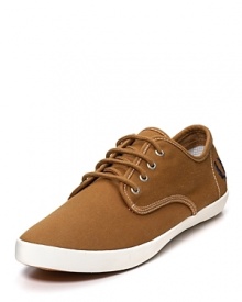 Twill canvas with contrast topstitching gives the Foxx a casual cool that works well with jeans and chinos alike. Twill canvas with contrast topstitching gives the Foxx a casual cool that works well with jeans and chinos alike.