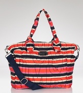 Bring up baby to love designer style with this baby bag from MARC BY MARC JACOBS. Equipped with plenty of pockets, the carryall keeps little one's essentials organized without fuss.