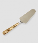 Luxuriate in a tasteful dining experience with this stainless steel cake server featuring a hollow braid patterned handle. 11½ long Comes in gift box Imported