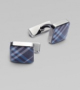Classic square cuff links with a signature check pattern.99% brass/1% enamel½ squareImported