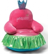 A royal addition to her doll play, this plush Princess throne chair boasts a cute crown top and contrast ruffled trim.