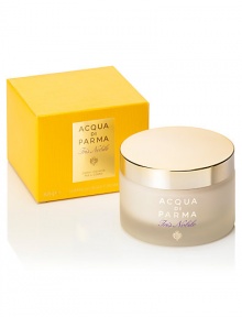 A rich, pearly formula that nurtures the skin, leaving it pleasantly luminous. A timeless, truly feminine and long lasting fragrance that combines the sober elegance of the floral transparent bouquet with the sophisticated richness of the chypre, the most precious among the timeless feminine accords. Top notes: Citrus, Iris, Star Anise Heart notes: Chypre accord, orange flower, Ylang-Ylang Base notes: Patchouli, Oakmoss, Vanilla and Amber 5.25 oz. A rich, pearly formula that nurtures the skin, leaving it pleasantly luminous. A timeless, truly feminine and long lasting fragrance that combines the sober elegance of the floral transparent bouquet with the sophisticated richness of the chypre, the most precious among the timeless feminine accords. Top notes: Citrus, Iris, Star Anise Heart notes: Chypre accord, orange flower, Ylang-Ylang Base notes: Patchouli, Oakmoss, Vanilla and Amber 5.25 oz.