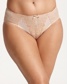 Vintage-inspired high cut briefs with beautiful Chantilly lace trim. Vintage-inspired high cut briefs with beautiful Chantilly lace trim.