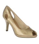 Exude confidence with the classic elegance of the Vera pumps by Life Stride. A cushioned insole and wearable heel height promise all-day comfort.