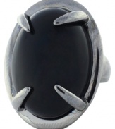 Black is beautiful in this cocktail ring from Vince Camuto. Crafted from silver-tone mixed metal, the ring features a jet-black stone in the center. Size 7.