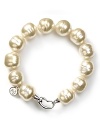 This elegant and stylish baroque pearl bracelet will be one of your favorite jewelry pieces.