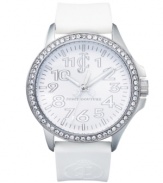 Keep your style fresh while traveling the world in this chic Jetsetter watch from Juicy Couture.