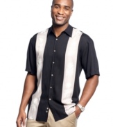 Relaxed and refined meet with this fresh paneled shirt from Campia Moda.