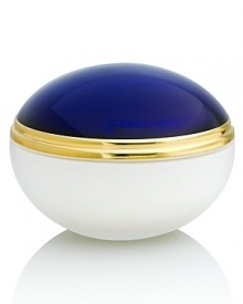 Boucheron pour Femme, the first perfume of the house of Boucheron, is inspired by the magical and precious world of the workshops of Place Vendôme. Boucheron pour Femme Body Cream leaves skin moisturized and scented with the unexpected notes of this voluptuous floral oriental fragrance. Boucheron pour Femme, the first perfume of the house of Boucheron, is inspired by the magical and precious world of the workshops of Place Vendôme. Boucheron pour Femme Body Cream leaves skin moisturized and scented with the unexpected notes of this voluptuous floral oriental fragrance.