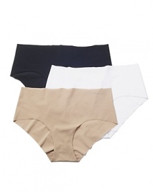 Laser cut edges make this hipster lay perfectly flat against the skin. Cotton gusset. Laser cut edges make this hipster lay perfectly flat against the skin. Cotton gusset.