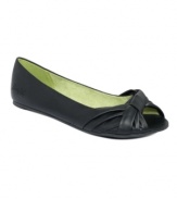 Never run under the radar with Blowfish's Sanchia flats! The sweet, ladylike silhouette flaunts a sleek upper and darling detail at the front.