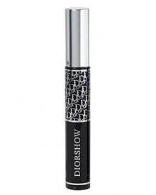 Inspired by runways shows and behind-the-scenes tricks used by professional makeup artists, Diorshow Mascara reveals the secrets of the stars. Diorshow Mascara offers ultra-glamorous results with lashes thickened, lengthened and curved to the max - simply extraordinary. Inspired by runways shows and behind-the-scenes tricks used by professional makeup artists, Diorshow Mascara reveals the secrets of the stars. Diorshow Mascara offers ultra-glamorous results with lashes thickened, lengthened and curved to the max - simply extraordinary.