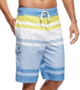 Lighten up. You'll make a splash on the scene with these cool boardshorts from Izod.