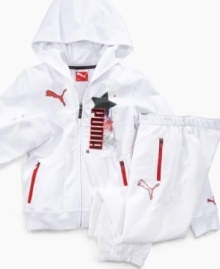 Start her super-star style early in this Puma hoodie with graphics and sparkle for a look that stands out. Start her super-star style early in this Puma hoodie with graphics and sparkle for a look that stands out.