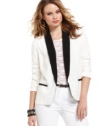 Must-have alert: BCX's meshes colorblock design with chic, tuxedo styling on a blazer that's utterly polished.