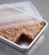 Forget about that caked on mess that comes with making a cake. This natural aluminum baking pan promotes even baking and browning and cleans up in a snap with just hot, soapy water. So, go ahead create a masterpiece and keep it fresh in the fridge with its seal tight lid. Lifetime warranty.