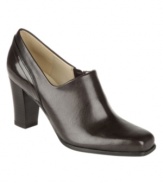 The square-toe silhouette of Naturalizer's Foxy shooties yields a structured, streamlined look. With an inside zipper closure and low stacked heel, they're a versatile style that's equally appropriate for work and weekends.