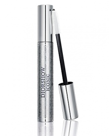 Diorshow Iconic High Definition Lash Curler Mascara gives your lashes fascinating, high-definition curves. Iconics revolutionary trademarked Oblique™ Brush, inspired by the couture oblique fabric cut, is designed to make your lashes thicker, curvier and sexier than youve ever imagined. As iconic as the models and movie stars who love it, Diorshow Iconic Mascara is the latest in Diors dazzling range of mascaras for every lash look in the book. Diorshow Iconic High Definition Lash Curler Mascara gives your lashes fascinating, high-definition curves. Iconics revolutionary trademarked Oblique™ Brush, inspired by the couture oblique fabric cut, is designed to make your lashes thicker, curvier and sexier than youve ever imagined. As iconic as the models and movie stars who love it, Diorshow Iconic Mascara is the latest in Diors dazzling range of mascaras for every lash look in the book.
