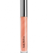 This innovative, long-wearing, lip-enhancing formula is lightly flecked with alluring points of light, delivering a radiant finish in the season's sexiest shades. 