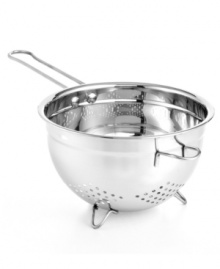 A genius design for one of the most popular tools in your kitchen. The extra long handle lets you take on straining and draining with one hand, plus confidence! Slipping straight into the dishwasher, this stainless steel must-have updates the way your kitchen works. A genius design for one of the most popular tools in your kitchen. The extra long handle lets you take on straining and draining with one hand, plus confidence! Slipping straight into the dishwasher, this stainless steel must-have updates the way your kitchen works.