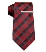 In a downtown plaid, this tie from Alfani RED gives your dressed-up look a little unabashed cool.