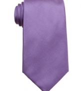 Switch hit. This solid tie from Perry Ellis looks great atop a patterned dress shirt.