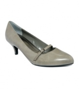 A thin, buckled strap adds a lovely touch to the Peale pumps by Easy Spirit. Crafted in smooth leather with a kitten heel and comfortable flex sole, these shoes are a versatile addition to your work wardrobe.