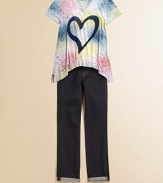 It's easy to fall in love with such a pretty and colorful, paint splattered tee.V-neckShort sleevesUneven hem with high front and low backViscoseHand washImported