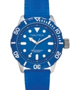 Take on the weekend with this sporty and durable silicone watch from Nautica.