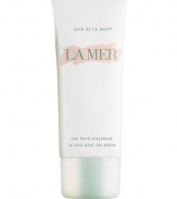 This silky formulation smooths, resurfaces and helps heal even the driest of hands. An exclusive skin lightening complex along with marine proteins and botanicals improves skin tone and clarity. Helps hands look younger and feel softer to the touch. 3.4 oz. 