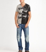 An edgy, rugged look with easy comfort crafted in fine cotton jersey.V-neckCottonMachine washImported