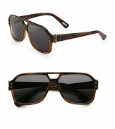 A modern rendition of the signature aviator frame crafted in lightweight resin with metal hardware detail for a sharp finish. Available in shiny brown horn frames with gradient smoke lenses.Resin100% UV ProtectionMade in Italy