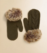 These classic knit mittens are crafted in a cozy blend of wool and cashmere yarn and finished with a plush fur cuff.Faux fur trimWool/CashmereHand washImported