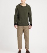 Signature style at its best, this urban chino is refined enough for workwear, and you can take to the beach, in low-rise, relaxed-fit cotton canvas.Flat-front styleSide slash, back welt pocketsInseam, about 28CottonMachine washImported