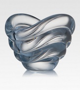 Gentle, curvaceous lines define this elegant piece of fine crystal for the home. 3H X 5LHand washImported
