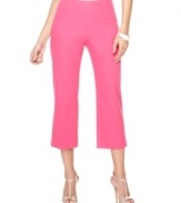 Alfani's petite capris feature a super sleek, flattering fit. Wear with jeweled sandals for daytime strolling or with shiny, strappy heels for a dinner date.