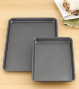 All the makings of delicious desserts. This pan set is constructed of heavy-duty aluminized steel with a durable nonstick and rust-resistant surface to help make amazing baking a fixture in your kitchen for years to come. Lifetime warranty.