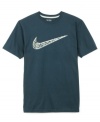 Kick back in casual with this graphic t-shirt from Nike.