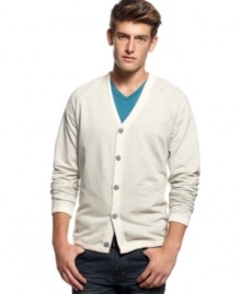 Made from super soft fleece, this Alternative Apparel herringbone cardigan boasts a classic look and a cozy feel.