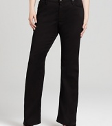 Designed to lift, lengthen and slim the silhouette, James Jeans denim lends an always-flattering look to everyday styling.