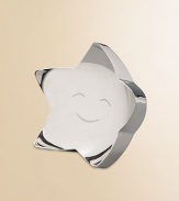 Made of exceptionally lustrous 18/8 stainless steel, this perfect shower gift caters as much to parents' aesthetics as baby's needs. The treasures inserted through the coin slot may be released at any time using a removable rubber stopper on the bank's bottom. From the Nambé Baby Collection 18/8 stainless steel 7 diam. Wipe clean Imported 