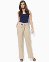 Rendered in breezy linen, Giselle pants are finished with a chic, wide leg and drawstring waist.