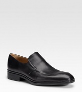 A sophisticated look with heritage appeal in smooth calfskin leather. Leather lining Padded insole Rubber sole Made in Switzerland 